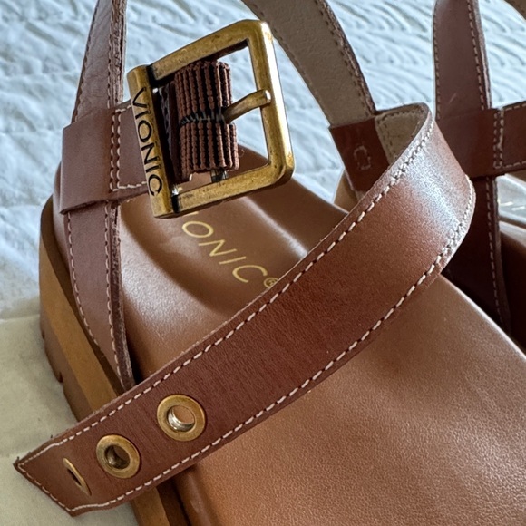 Vionic Jamie Platform Sandal - Picture 6 of 7